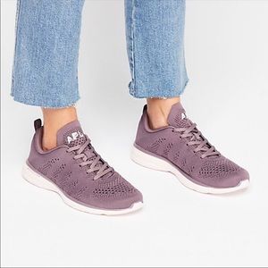 APL techloom pro trainer running shoes size 6